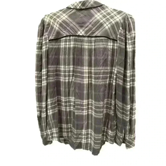 Wonderly gray plaid button up shirt .  Used in like new condition. - Picture 3 of 3